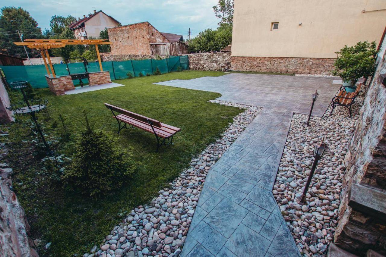 Vila Orient Hunedoara Luaran gambar