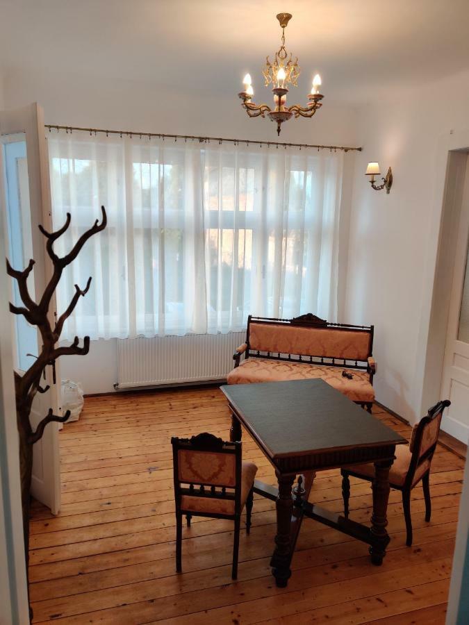 Vila Orient Hunedoara Luaran gambar